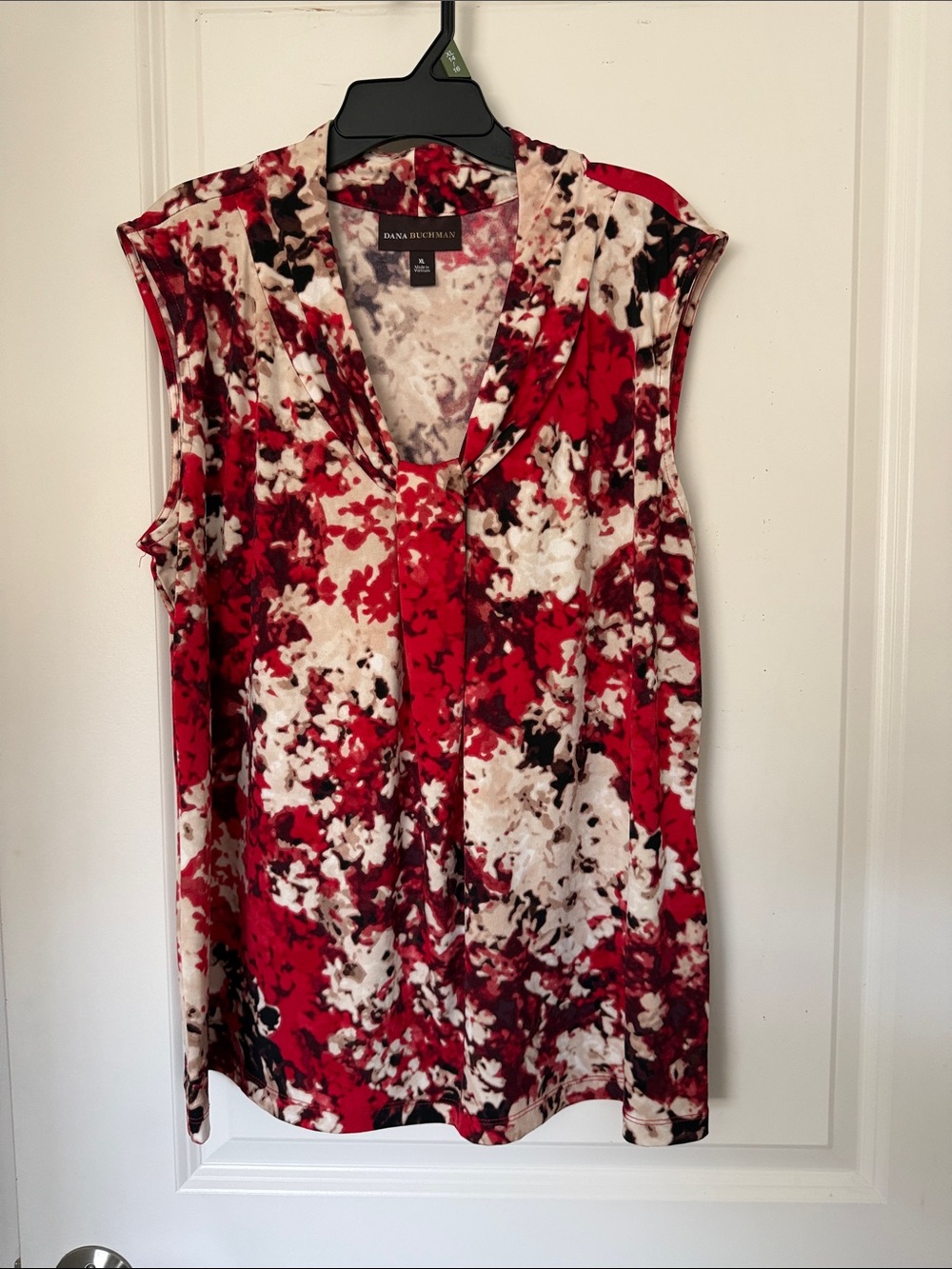 Dana Buchman Red and Cream Floral Sleeveless V-Neck Camisole